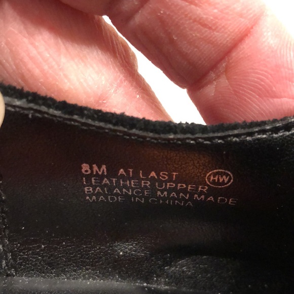 Women’s size 8 aerosoles black leather booties style at last with side zipper - Picture 8 of 15